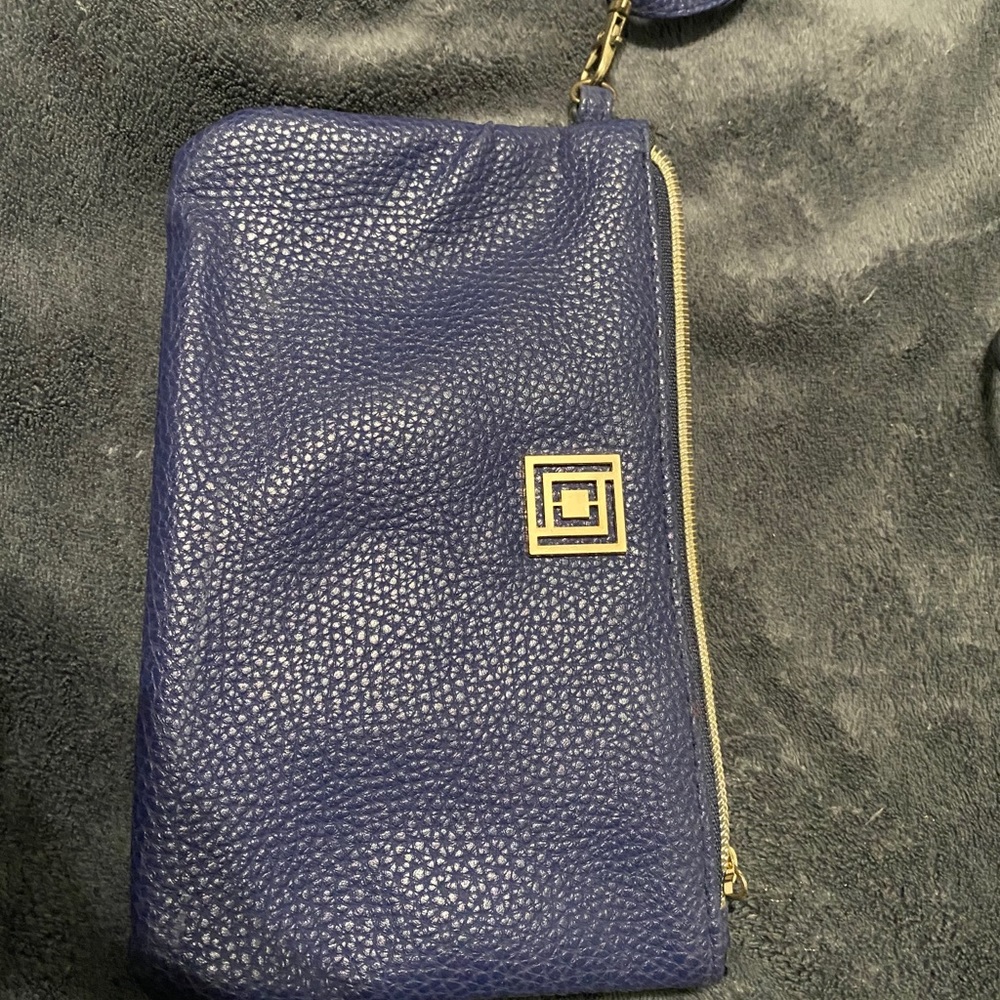 Liz Claiborne phone charging wristlet